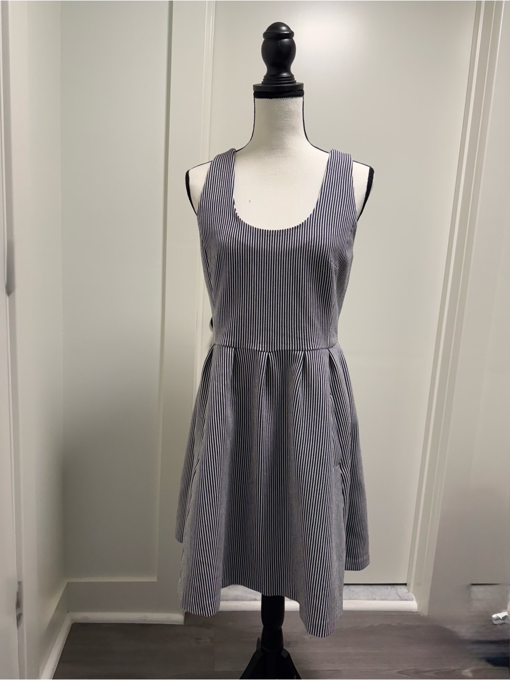 Banana Republic sleeveless 12P gentlly used